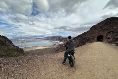 Cityscape Cycling E-Bike Tours