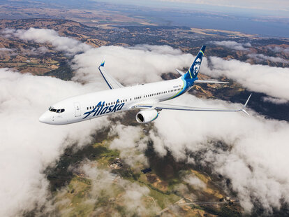 Alaska Airlines plane