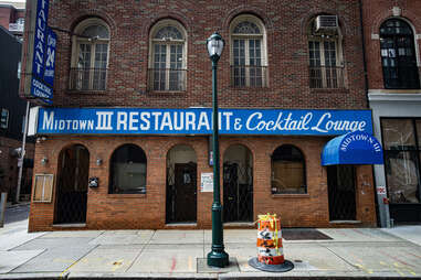 midtown philadelphia center city diner 18th and market classic americana empty storefront