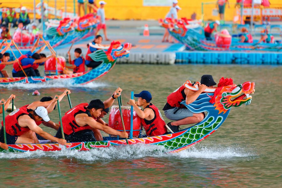 Dragon Boat Ride Images Dragon Boat Festivals in the US: Where to See Them and What to Expect ...
