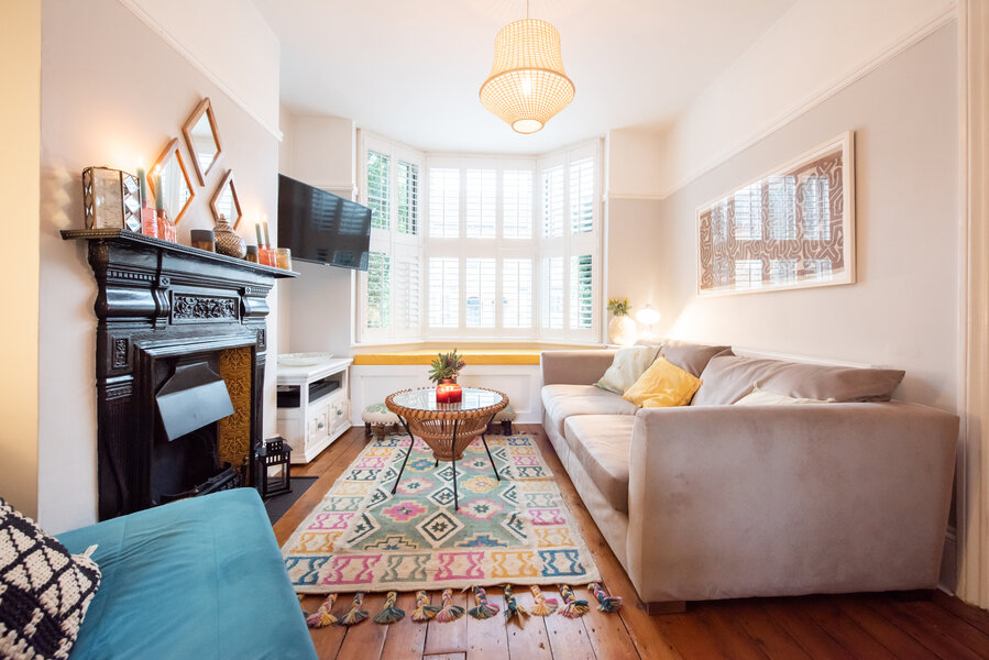 Airbnb TV Heights in Vacation Rentals Roasted on Reddit Airbnb TV Heights in Vacation Rentals Roasted on Reddit