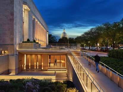 Folger Shakespeare Library reopens in Washington DC