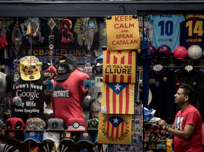 barcelona souvenir shop