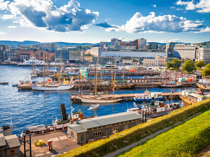 A beautiful harbor in Oslo filled with boats.