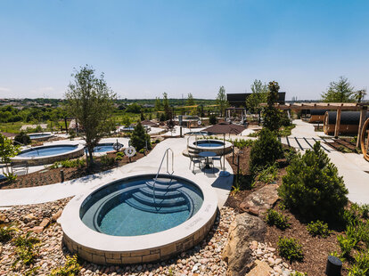WorldSprings Mineral Pool Debuts in Dallas, Texas - Thrillist
