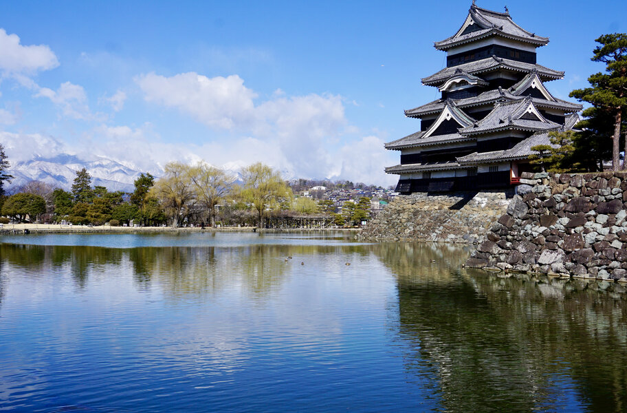 日本のThree Star Road旅行ガイド、美しい海から山への道