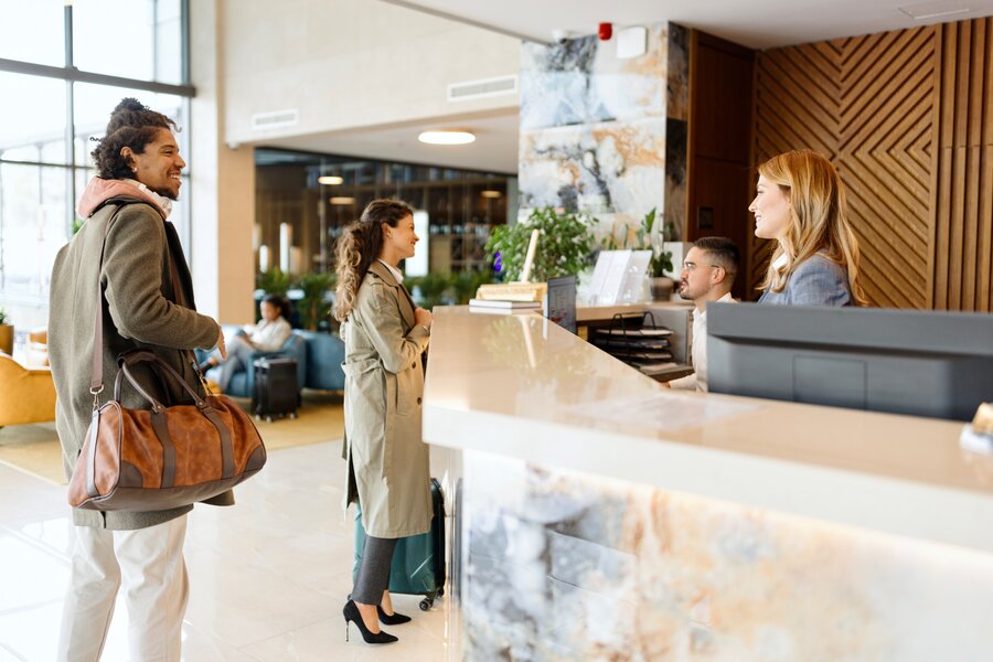 Get Free Hotel Upgrades, Drinks, and Flight Upgrades from Reddit Hacks