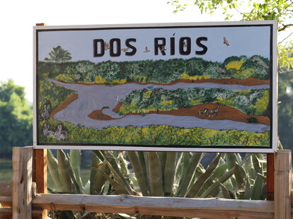 dos rios state park painted entrance sign