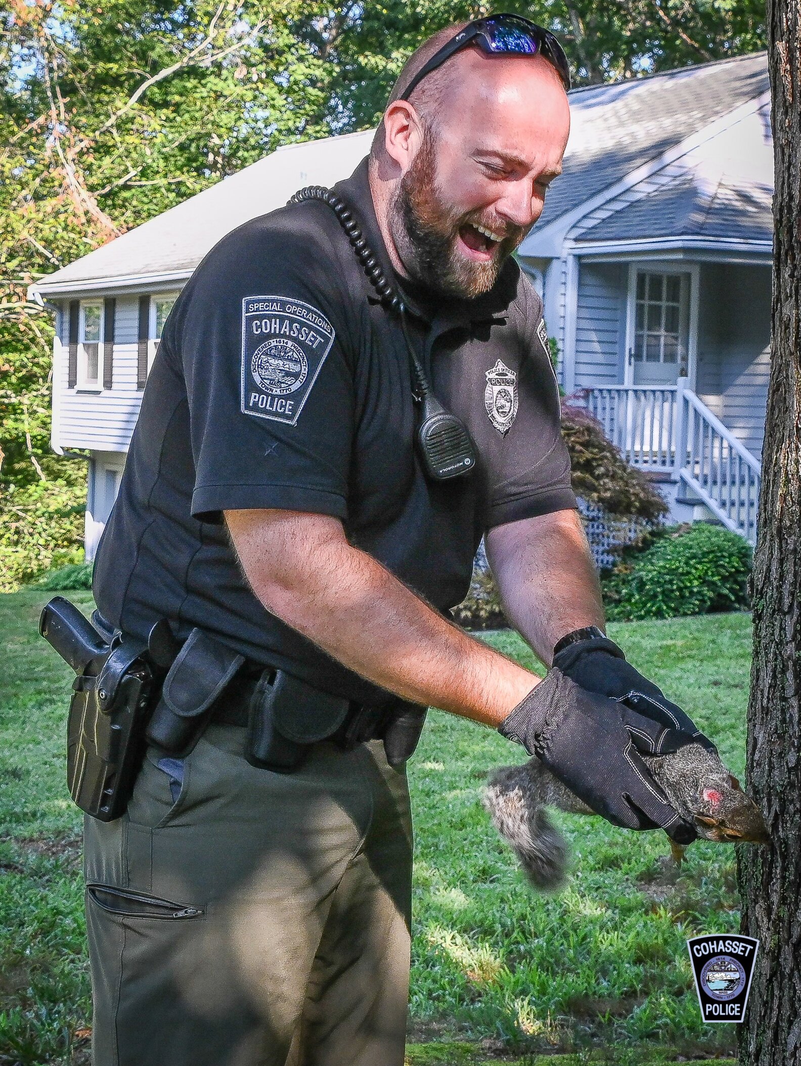 Cop Can't Help But Laugh When He Sees Who He's Been Called To Rescue ...