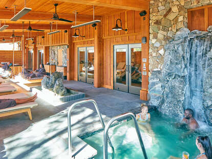 hotel lodge spa tub and waterfall in yosemite national park