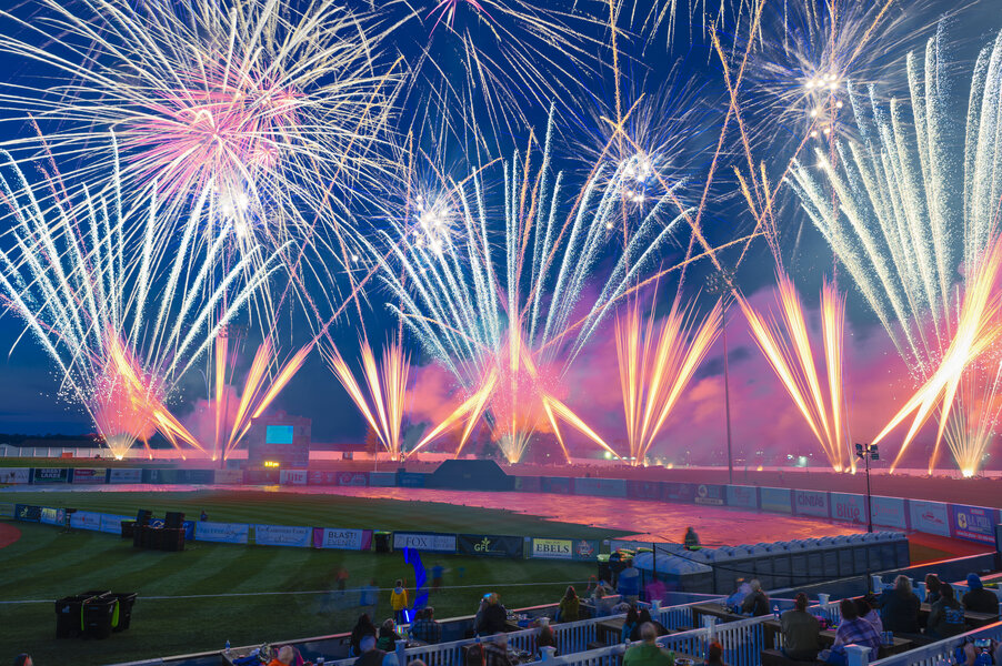 Firework Contest International Fireworks Competition Goes Off With a Bang in Traverse ...