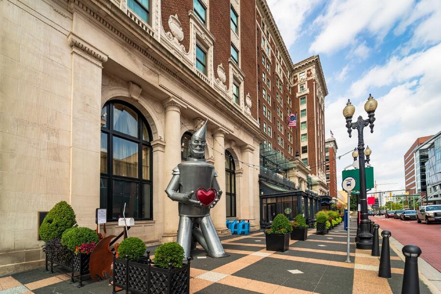 Grand Rapids' ArtPrize Is the Ultimate Fall Art Experience - Thrillist
