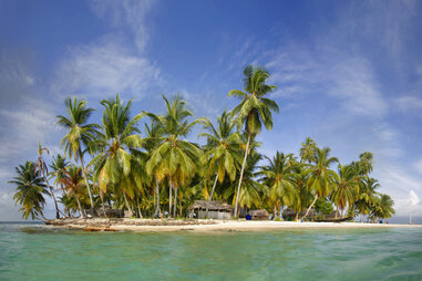 Island in the San Blas Archipelago in the Kuna Yala province of Panama. Currently almost completely undeveloped, the San Blas are one of the most beautiful island paradises on Earth.