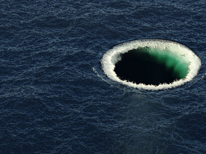 art of hole in the middle of the ocean