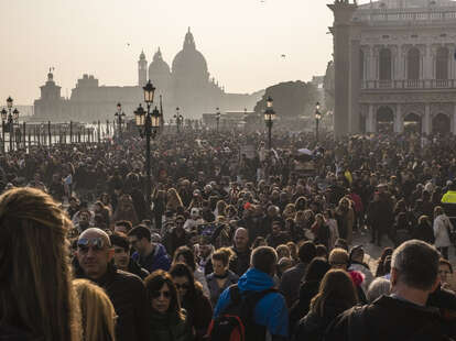 hordes of tourists in venice, italy