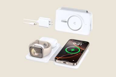 Knild Magnetic Wireless Charger for Apple Products