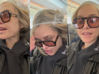 Screenshots showing Jenny Mollen wearing a small plastic bag on her head midflight after she revealed she had lice.
