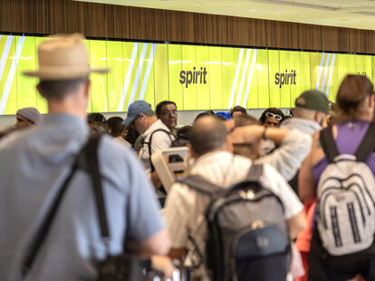 spirit airlines check-in desk