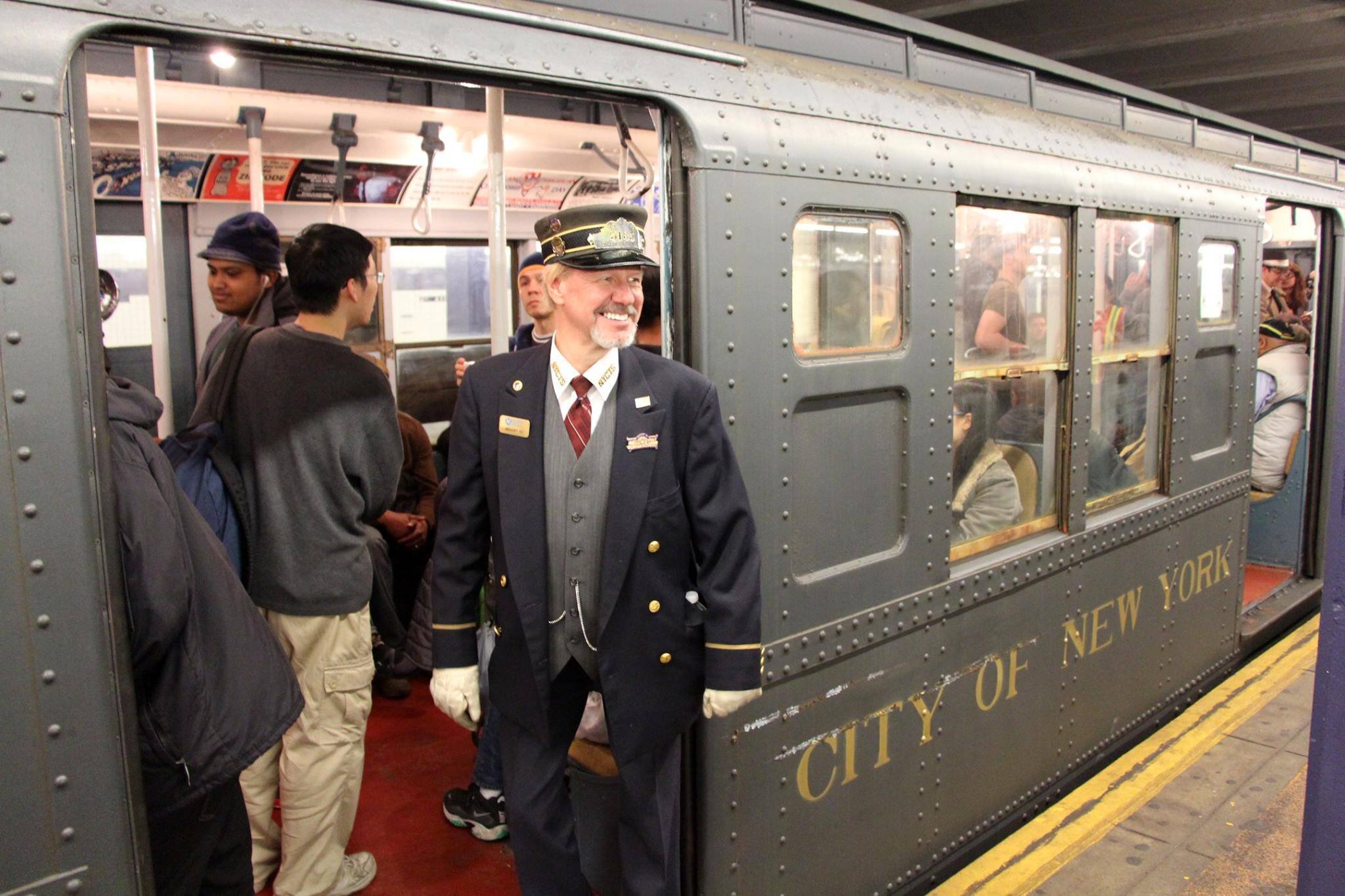 NYC’s New Holiday-Themed Subway Car Is Actually From the 1930s
