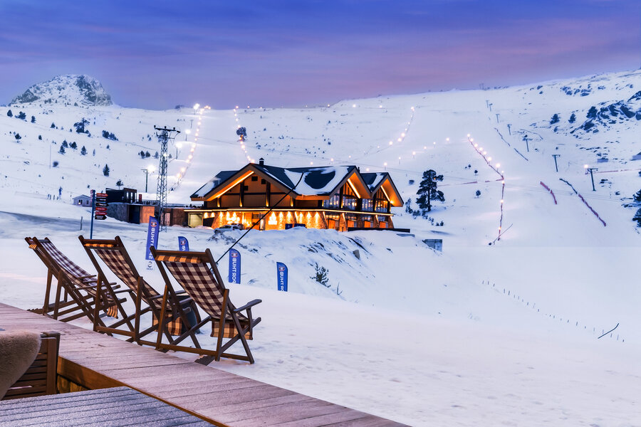 Why You Should Book Your Next Ski Vacation in Türkiye