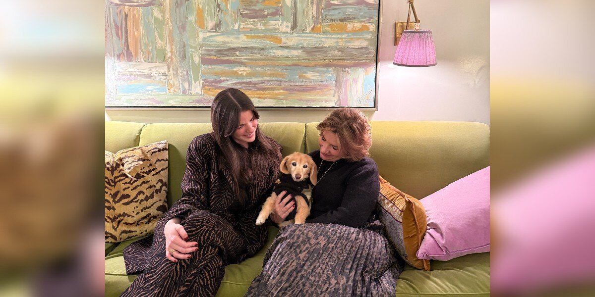 Interior Decorator Shares Her ‘Jewel Box’ Apartment With A 16-Year-Old Dachshund