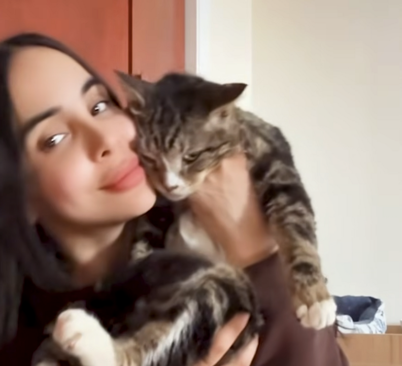 アヤラとエンゾのハグ