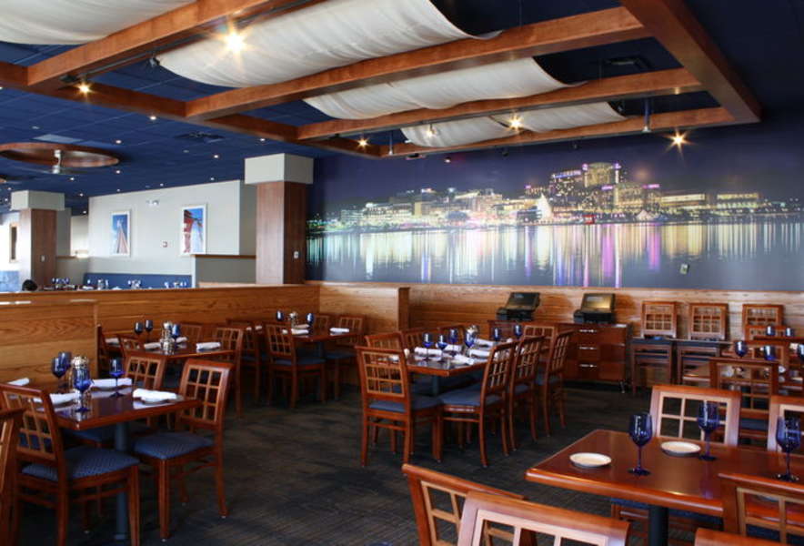 McLoone's Pier House: A National Harbor, MD Restaurant - Thrillist