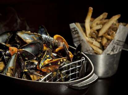 Mussels and fries at Deca
