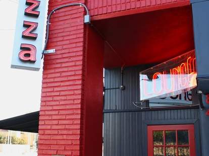 pizza lounge exterior dallas