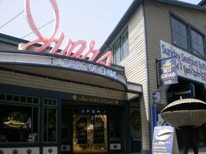 Ivar's Acres of Clams in Seattle