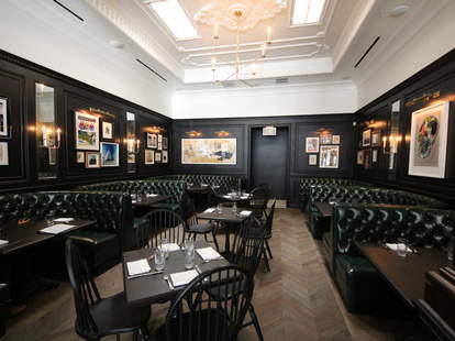 The Black Cat A Silverlake Gastropub With A British Vibe And