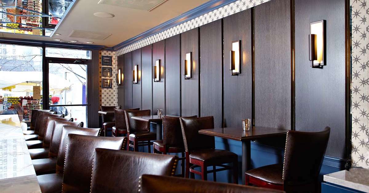 Black Hound Bar & Lounge