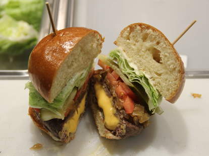 Juicy Lucy A Los Angeles Ca Restaurant Thrillist