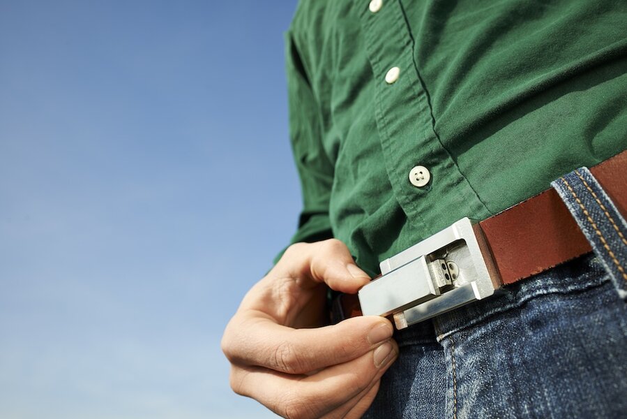 Hidden belt clearance buckle