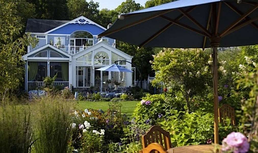 Lux Lake Cottage A Other in Excelsior, MN Thrillist