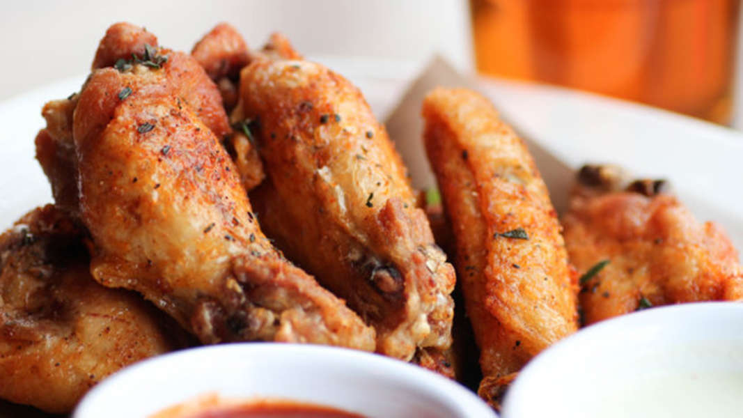 Stadium Sports Bar Faneuil Hall Drink Thrillist Boston