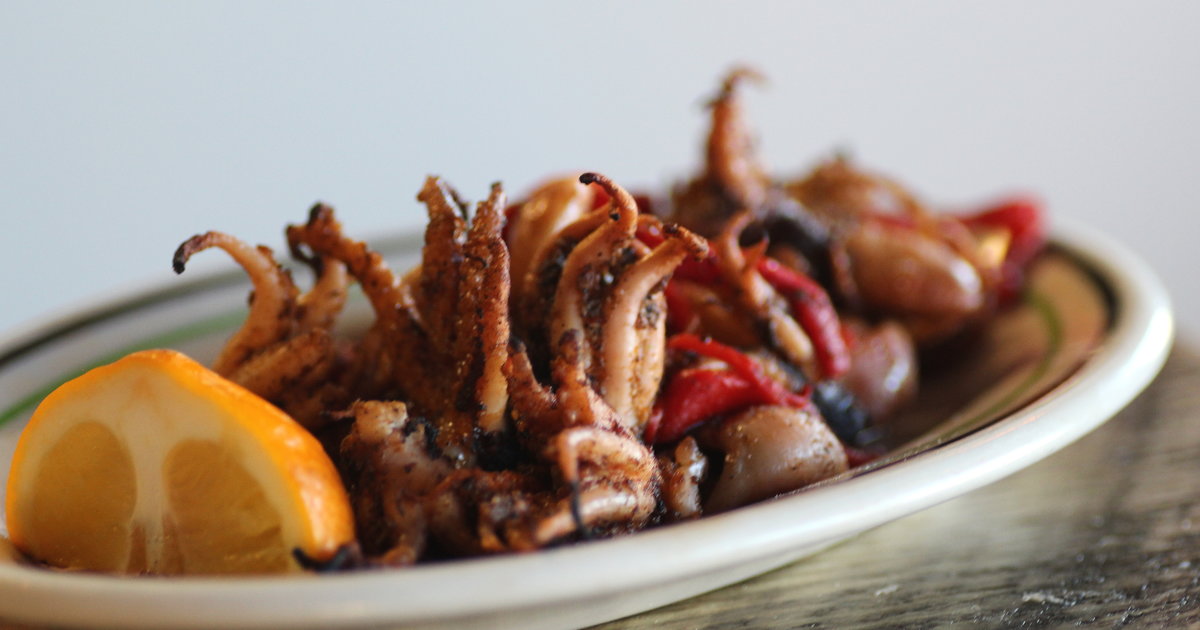 Spill the Wine Uptown Eat Thrillist Minneapolis