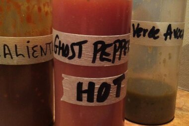 Hot sauce at Tacos de la Noches