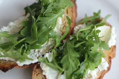 Riccotta and arugula crostini at Stanzione 87