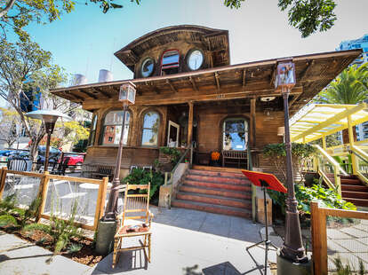 Queenstown Public House exterior