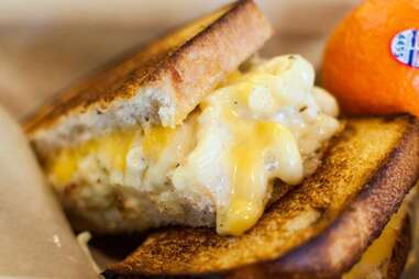 American Grilled Cheese Kitchen's Mac n Cheese grilled cheese