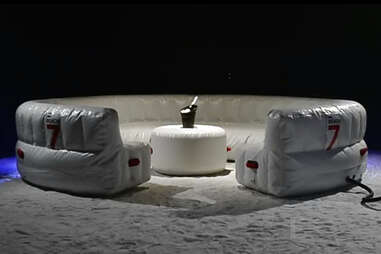 air lounge fully inflated