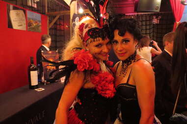 Lovely burlesque ladies at Good Units
