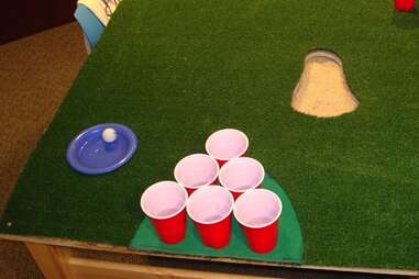 Golf beer pong table