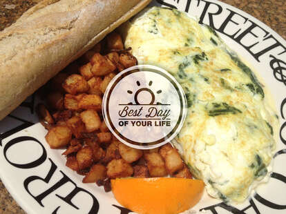 Omelet and hash browns at Green Street Cafe