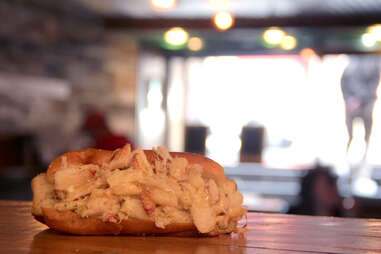 A crabmeat roll at Luke's Lobster Rittenhouse Square