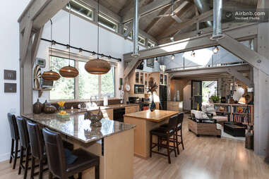AirbnBest: The Bridge House Kitchen