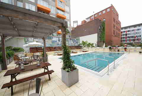 Upper Elm And The King Amp Grove Pool A Rooftop Bar A