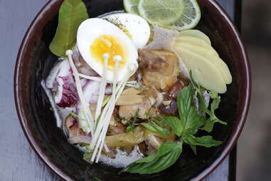 Hawkers Bar - Clay Pot Chicken
