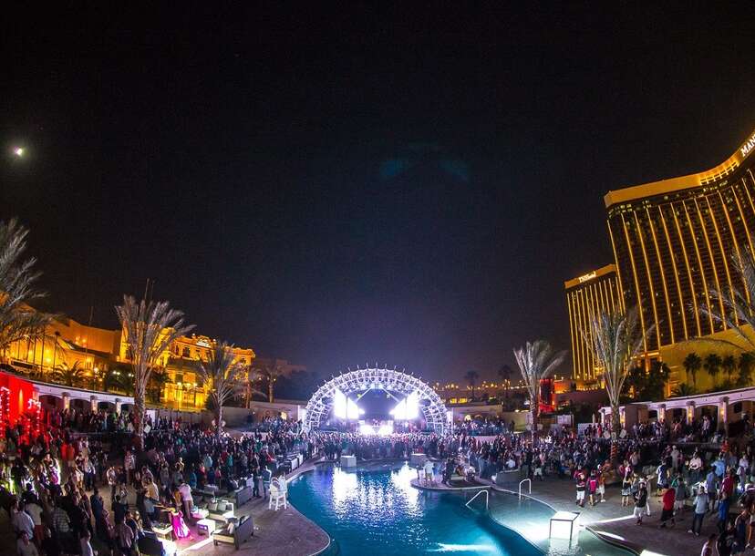 Daylight Beach Club & The Light Nightclub - Drink - Thrillist Las Vegas